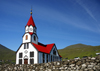Sandavágur, Vágar island, Faroes: red-roofed church - Evangelical-Lutheran - Føroya Kirkja - photo by A.Ferrari