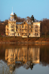 Finland - Helsinki, Töölö bay, old mansion on the other side of the bay - photo by Juha Sompinmäki