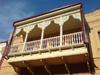 Georgia - Tbilisi: decorated balcony - photo by N.Mahmudova
