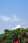 Gustavia, St. Barts / Saint-Barthélemy: cross and lighthouse - hill of the Swedish fort, Fort Gustave - Phare de Gustavia - photo by M.Torres
